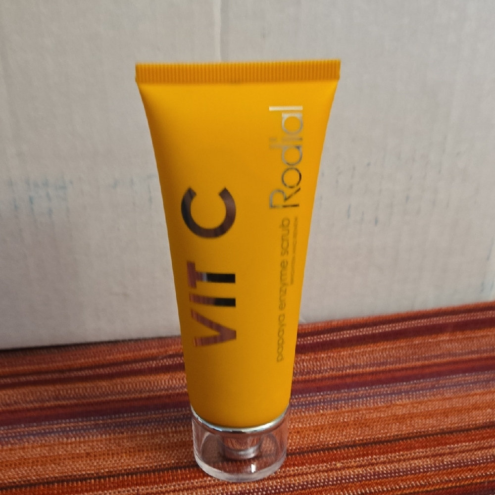 NEW & UNUSED Rodial Vit C Enzyme Scrub 2.36 Oz